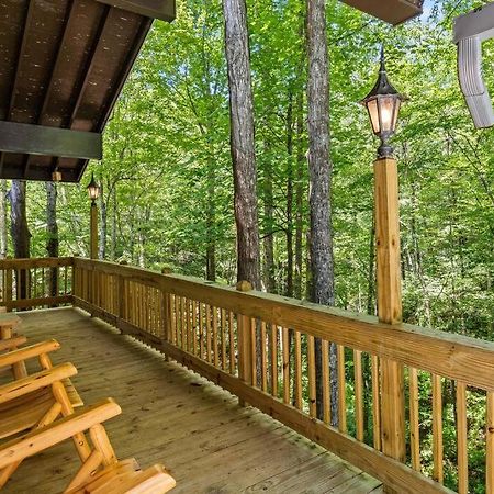 Bourbon Hollow Lodge With Hot Tub And Pool Plus Game Room Only 5 Min To Downtown Gatlinburg Esterno foto