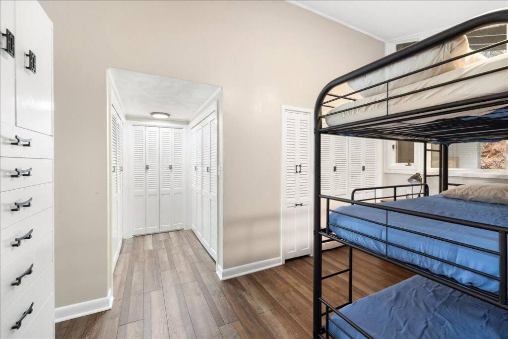 Bourbon Hollow Lodge With Hot Tub And Pool Plus Game Room Only 5 Min To Downtown Gatlinburg Esterno foto