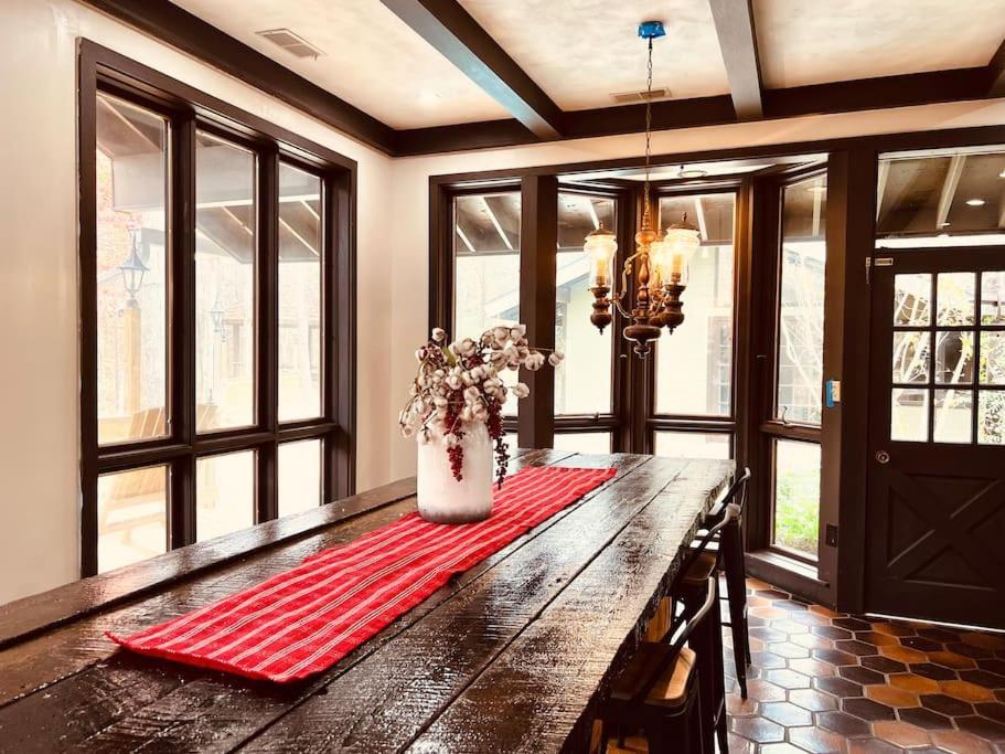 Bourbon Hollow Lodge With Hot Tub And Pool Plus Game Room Only 5 Min To Downtown Gatlinburg Esterno foto